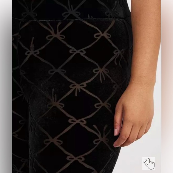 Torrid Black Velvet Bow Pattern Leggings - Picture 2 of 4